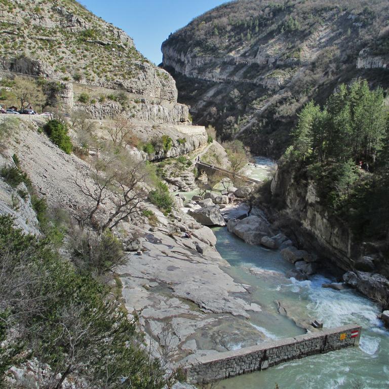 Appartement Entre Sisteron Et Gorges De La Meouge " Les Hauts De Toscane " Ribiers Екстериор снимка